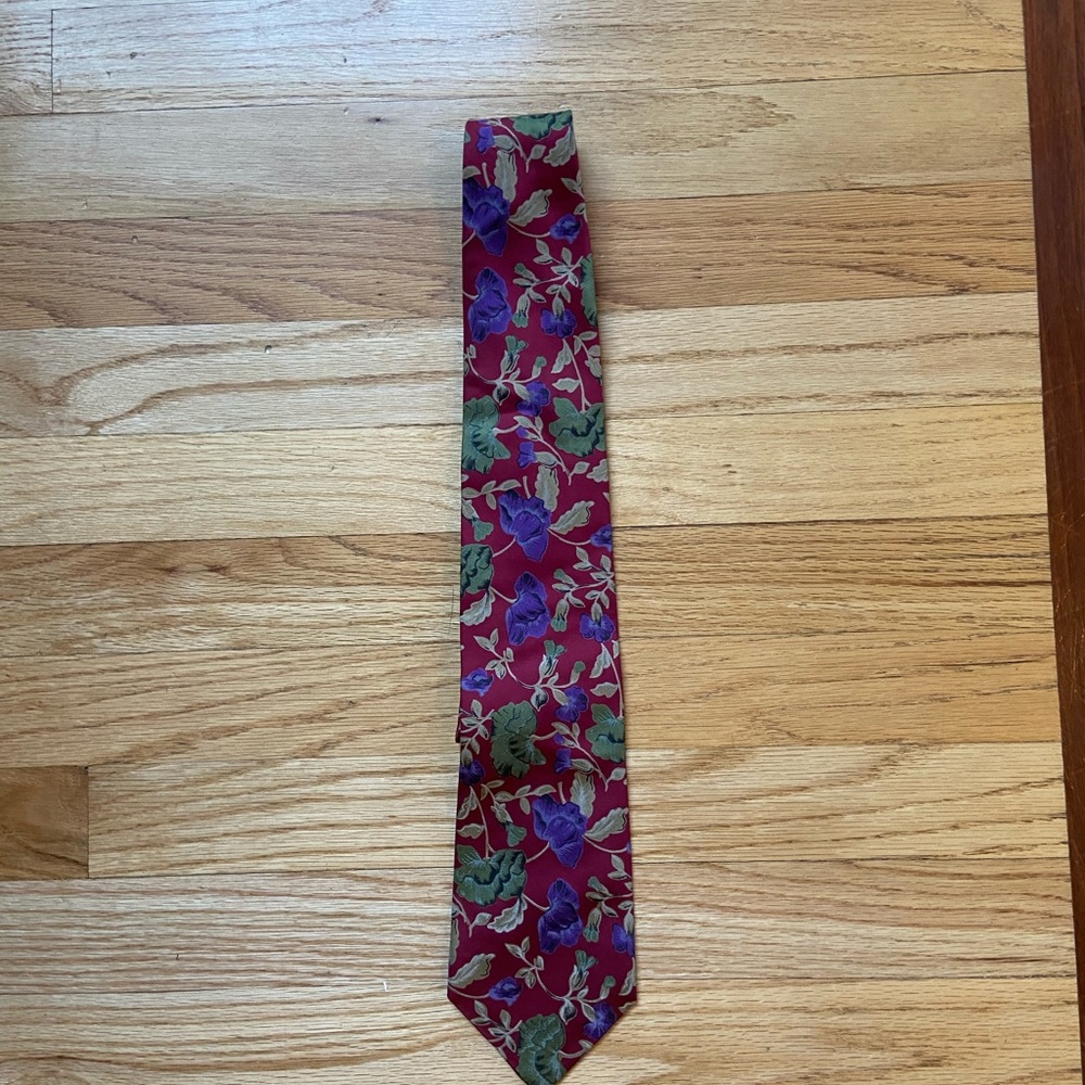 Harve Benard  tie